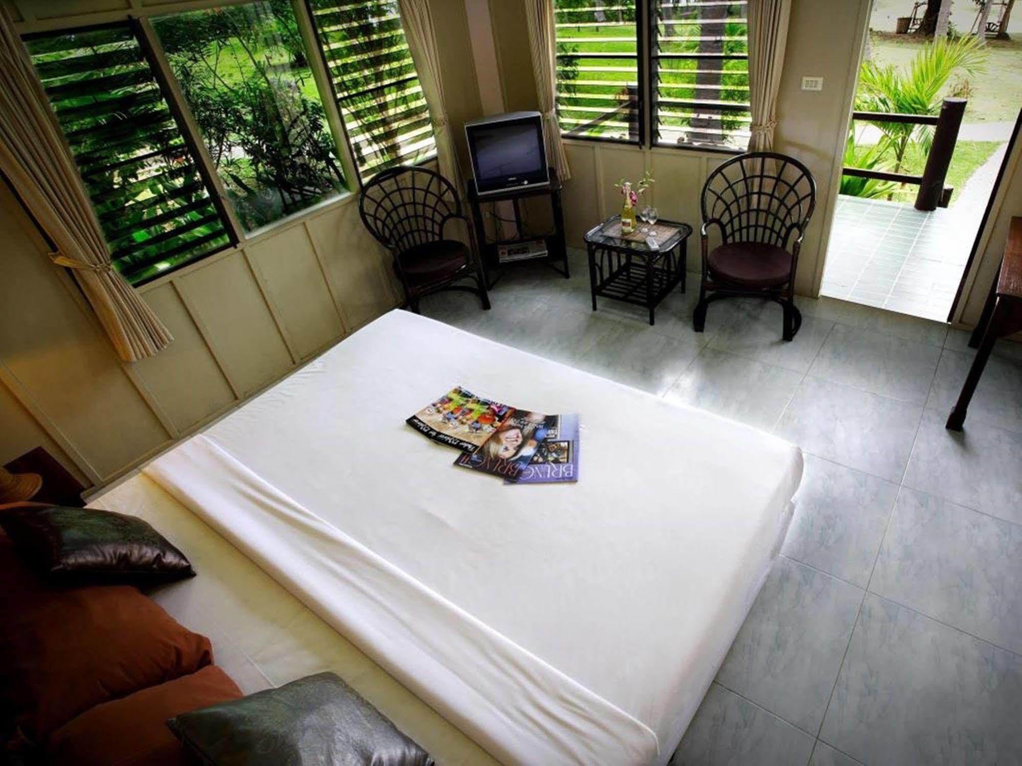 Banraya Resort And Spa Ko Racha Yai Exterior foto